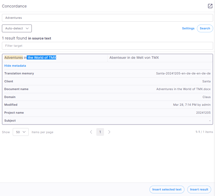 memoQの折りたたまれた訳語検索結果ビューには、1つの一致が表示されています。一致したフレーズはソーステキスト内でハイライトされ、その翻訳が隣に表示されています。メタデータはデフォルトで非表示です。TMソースはカードの下にリストされています。