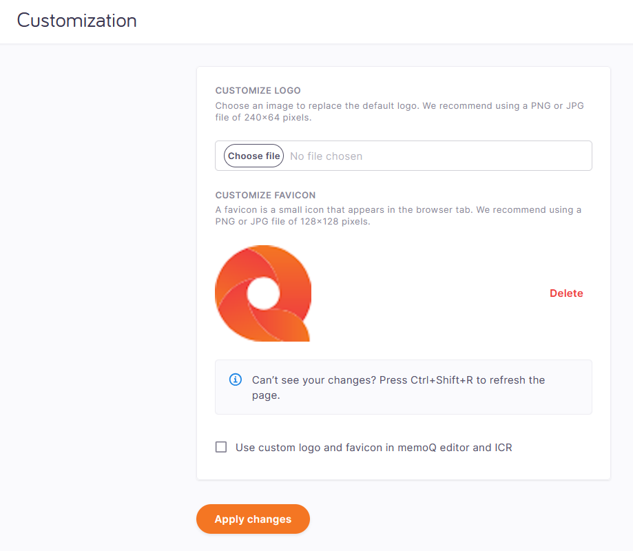 カスタマイズページには、カスタムロゴとファビコンをアップロードするオプションが表示され、現在のファビコンのプレビューと削除リンク、memoQ editorおよびICRでカスタムブランディングを使用するためのトグルがあります。